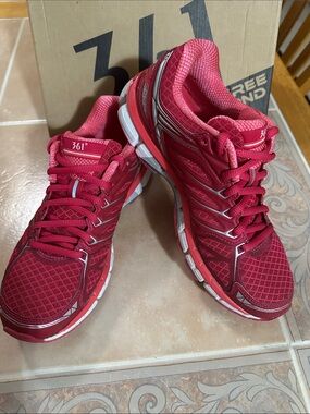 361° Women's Red Athletic Running Shoes